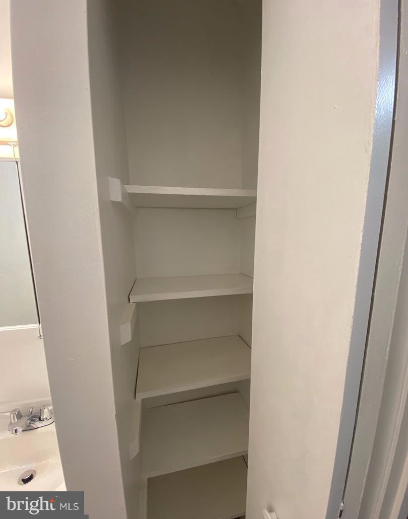 FRANKLIN SQUARE - Residential Lease