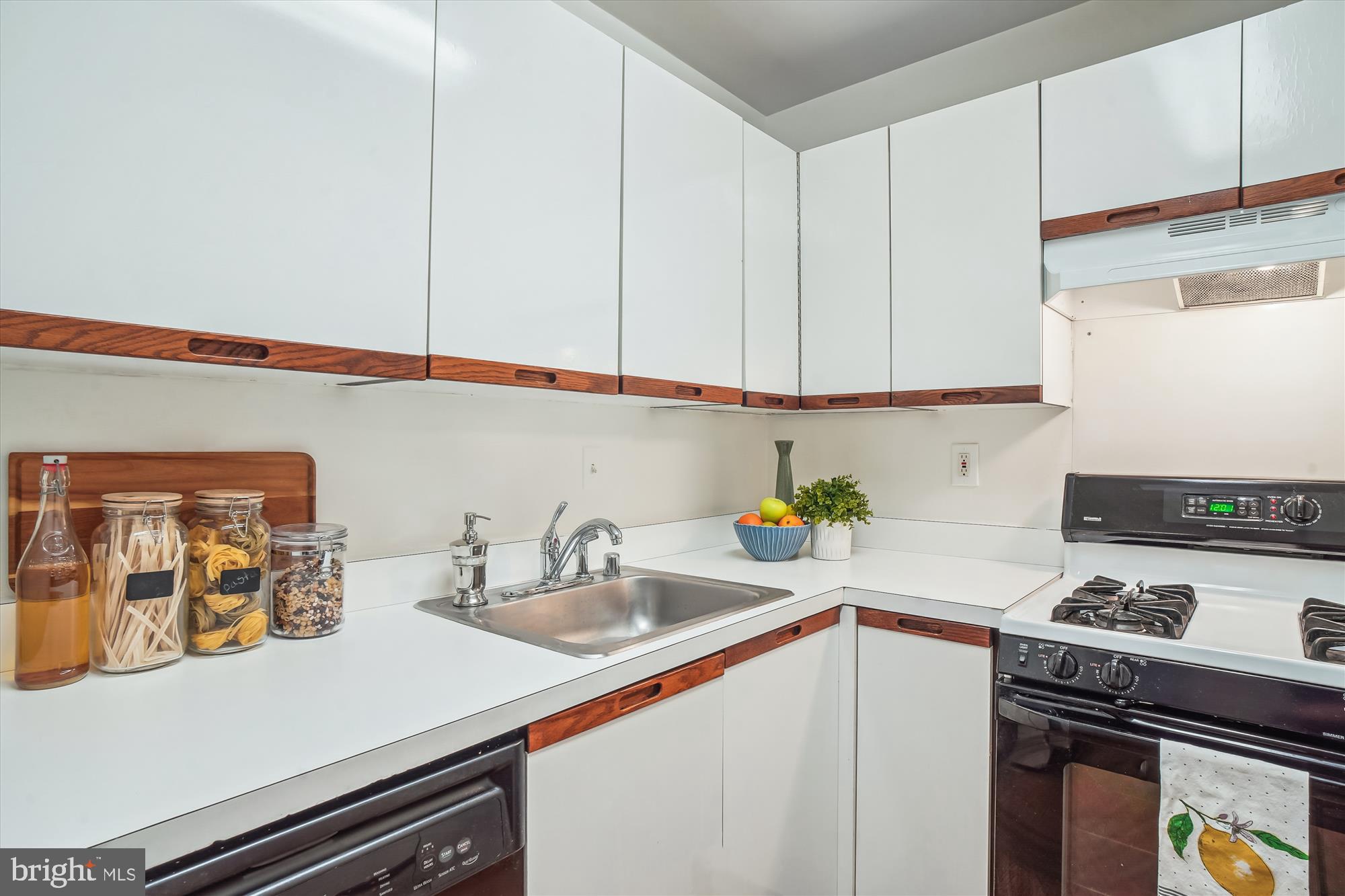 WHITEHALL - Residential