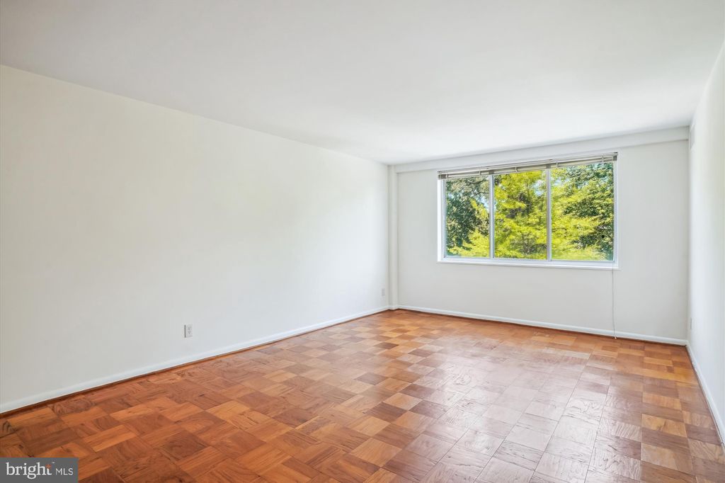 Photo of 4977 Battery Lane #1-319, BETHESDA, MD 20814 (MLS # MDMC2205754)