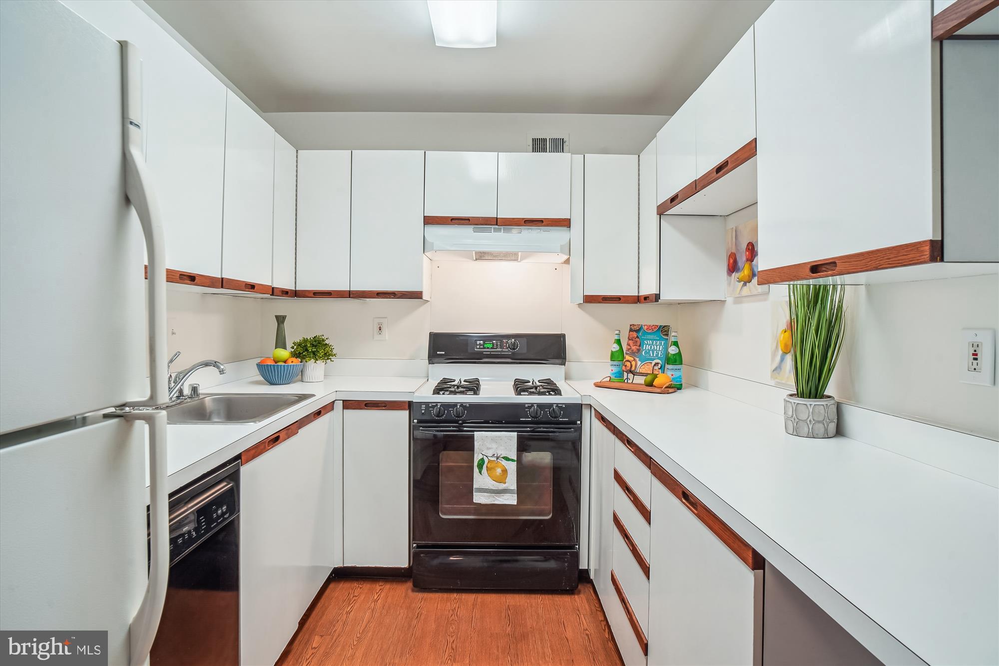 WHITEHALL - Residential