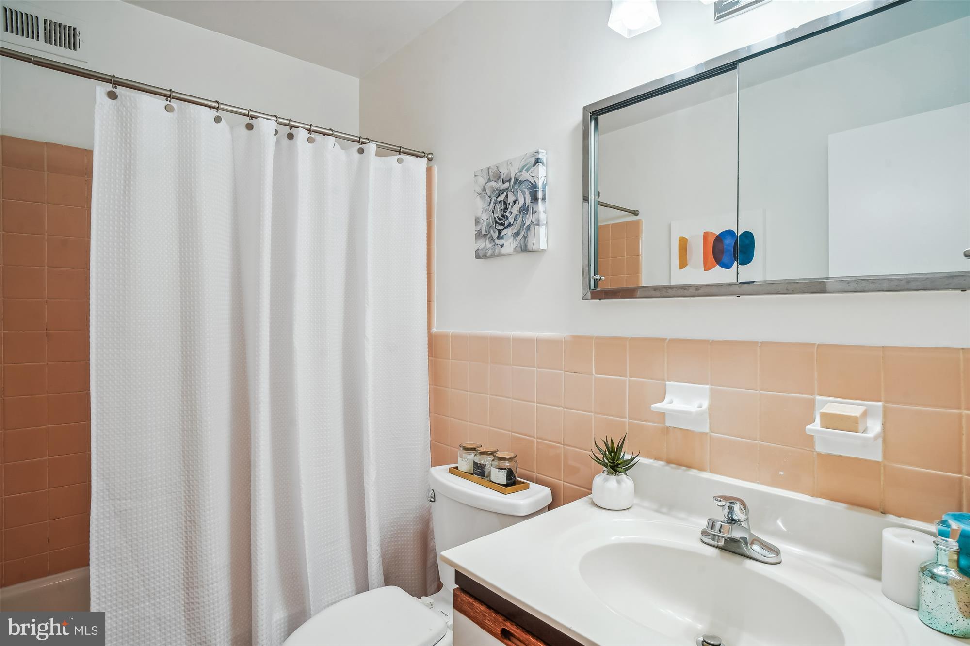 WHITEHALL - Residential