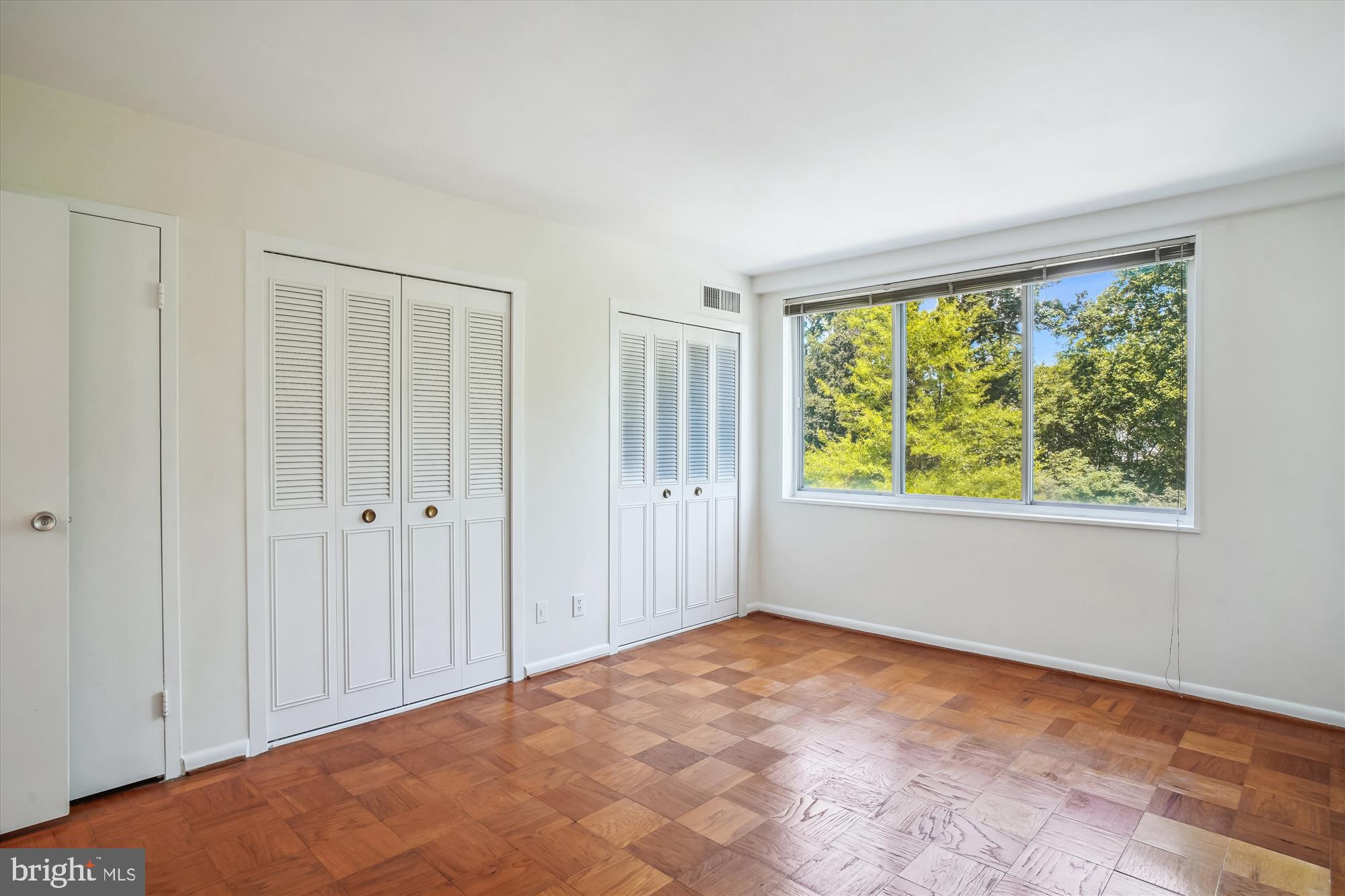 WHITEHALL - Residential