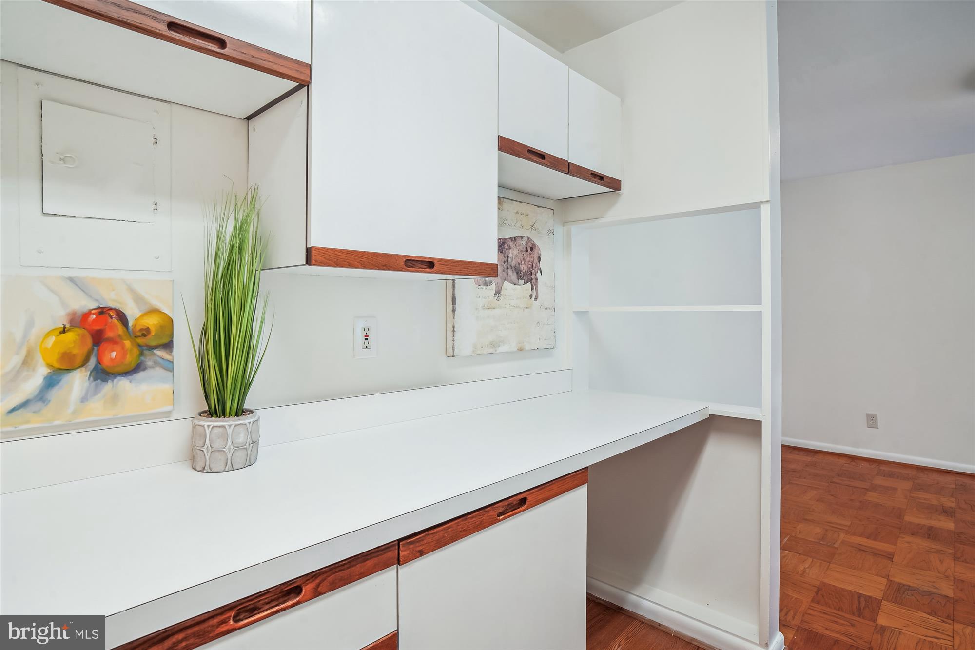 WHITEHALL - Residential