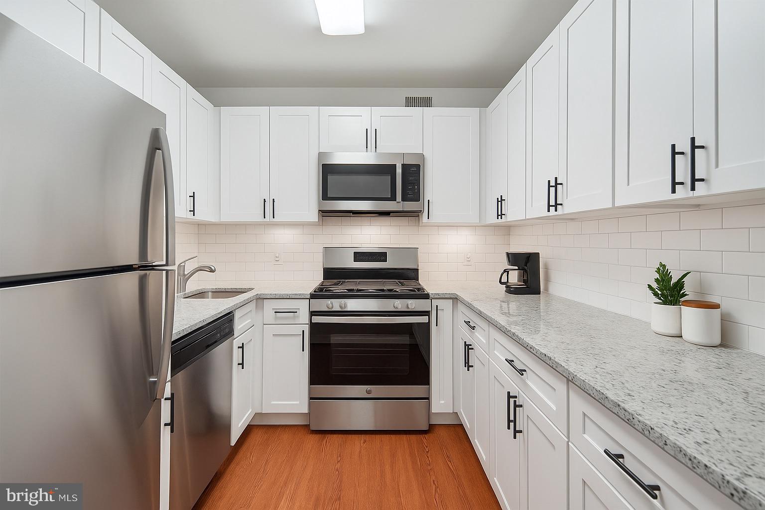 WHITEHALL - Residential