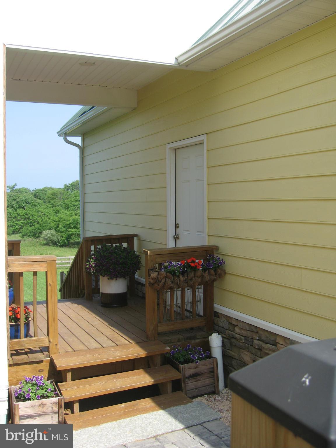 Immaculate lightly furnished efficiency apartment well located in convenient rural setting. Rent included wi/fi, cable/ heat/air conditioning, water/sewer/trash/parking. Above garage, of owner occupied main house. Lovely mountain and pastoral views.