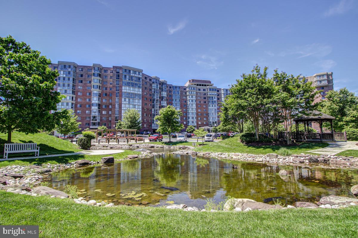 OVERLOOK AT LEISURE WORLD - Residential