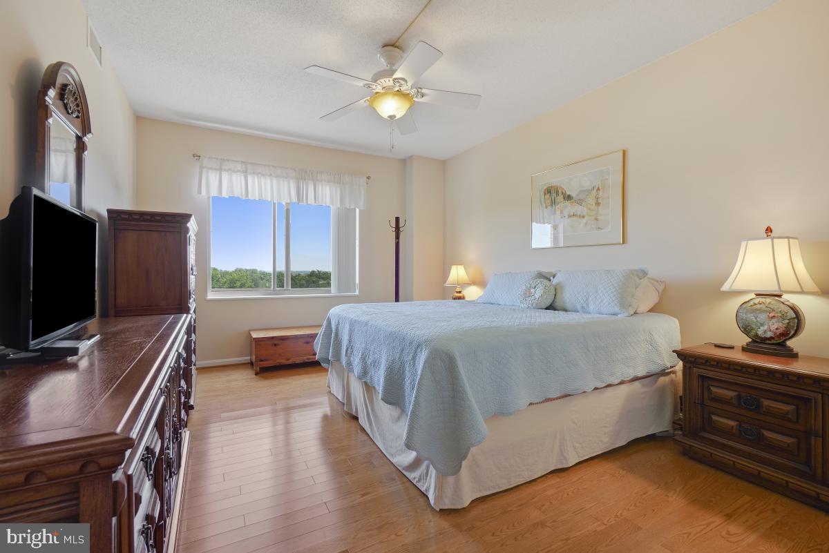 OVERLOOK AT LEISURE WORLD - Residential