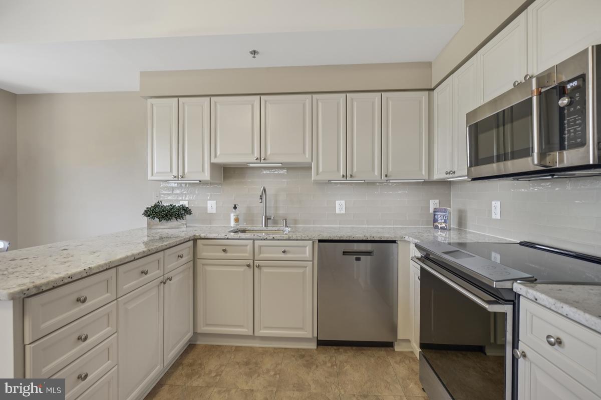 OVERLOOK AT LEISURE WORLD - Residential