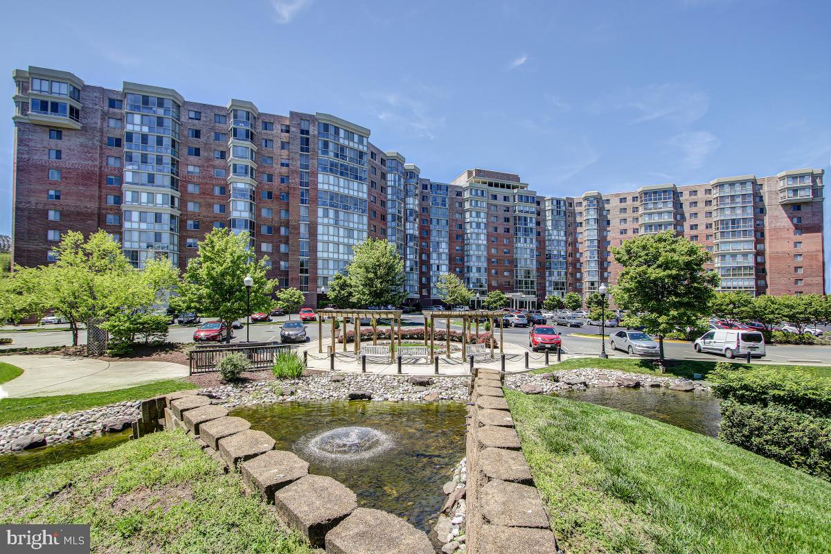 OVERLOOK AT LEISURE WORLD - Residential