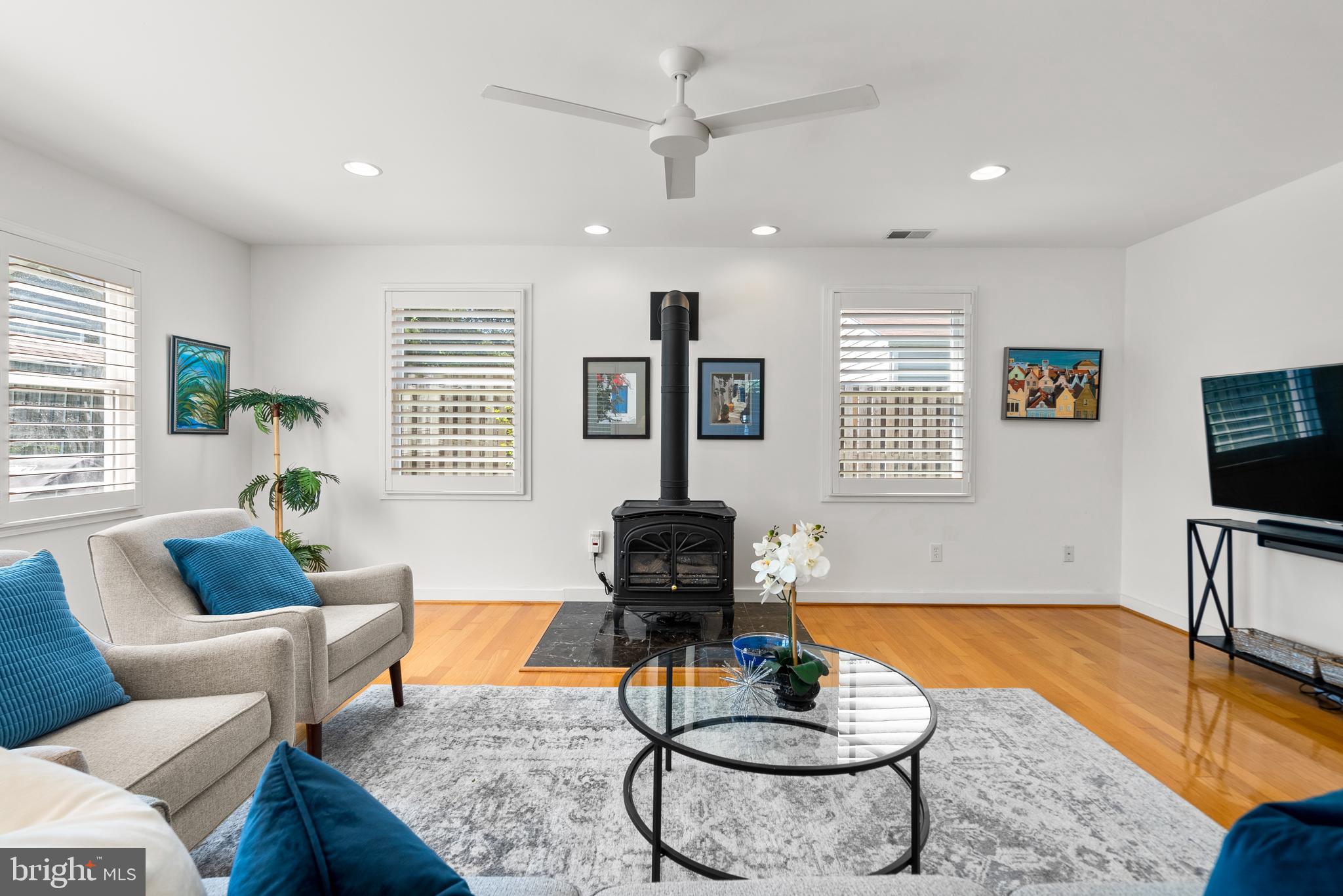 CABIN JOHN GARDENS - Residential