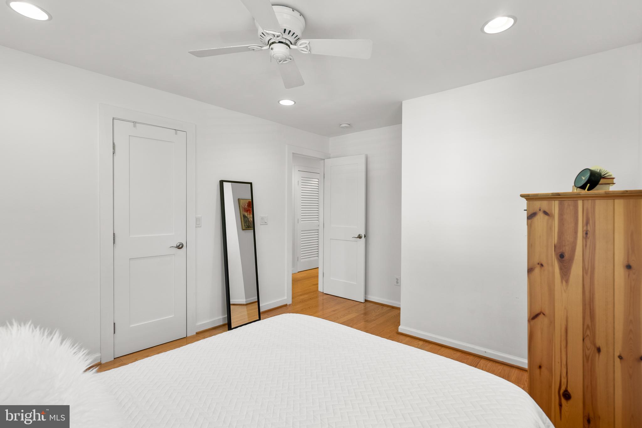 CABIN JOHN GARDENS - Residential