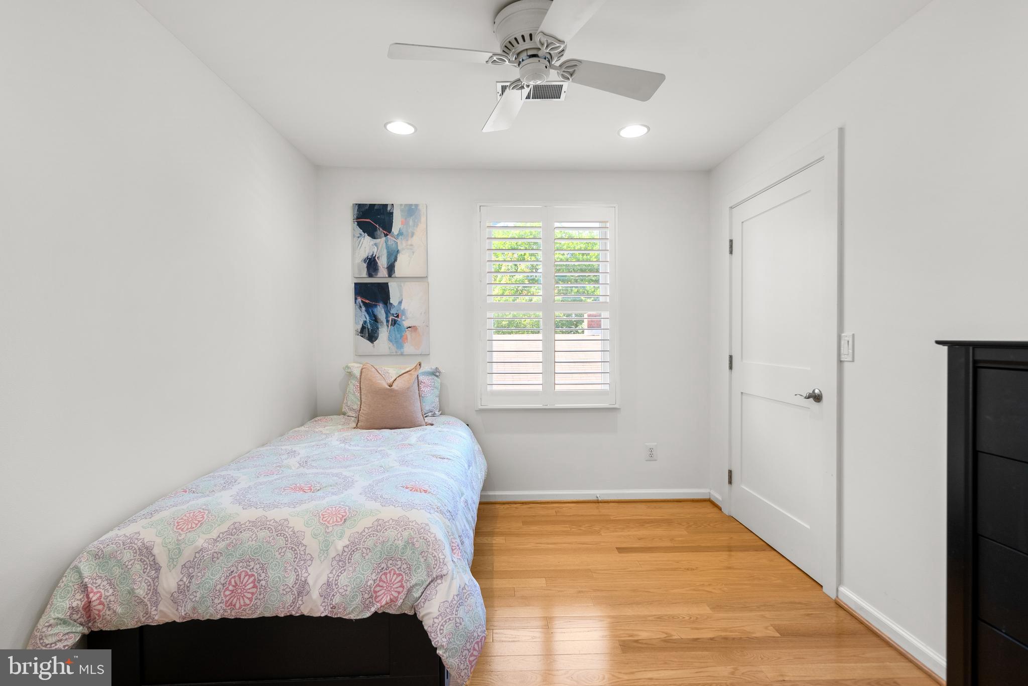 CABIN JOHN GARDENS - Residential