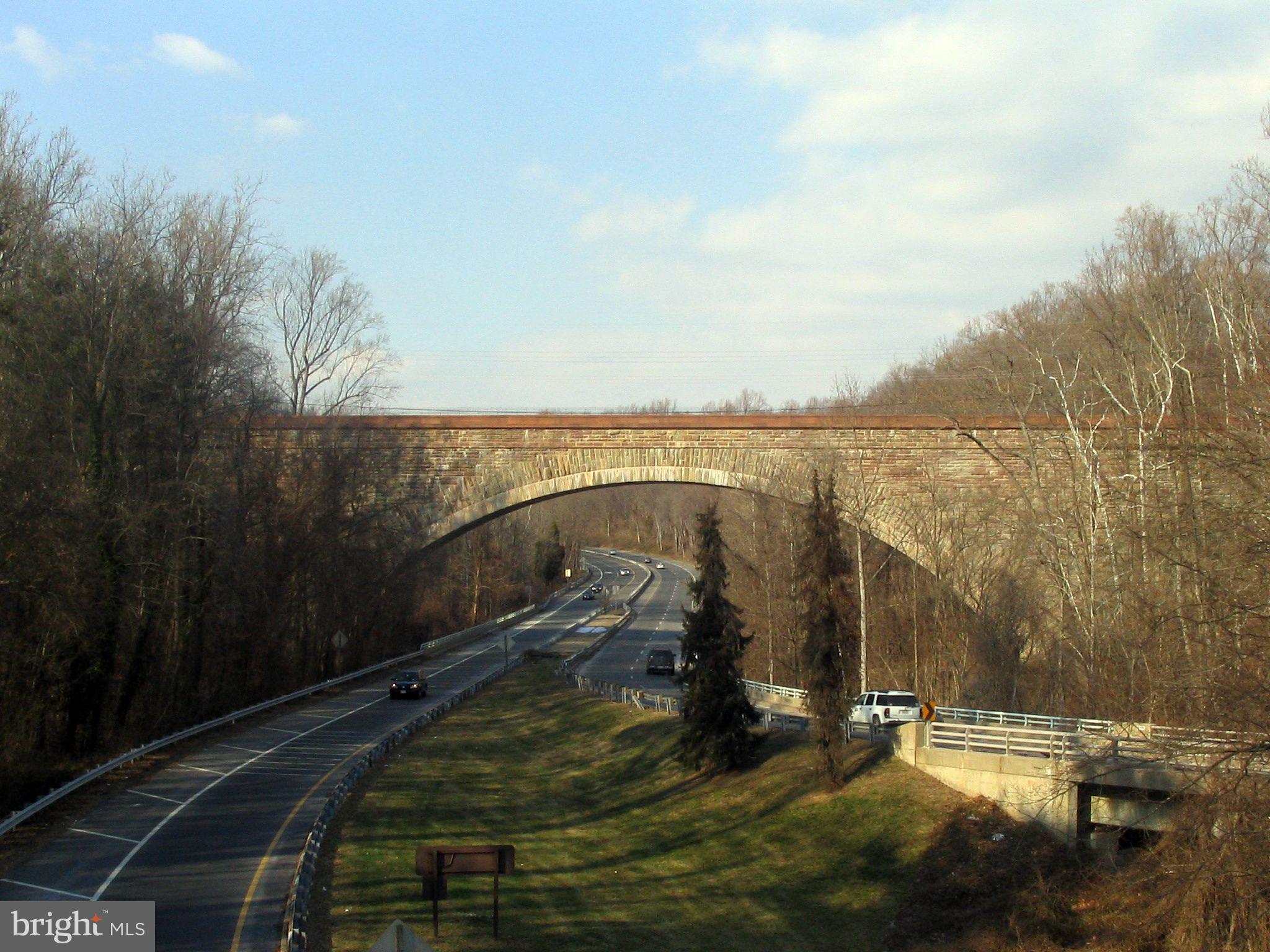 CABIN JOHN GARDENS - Residential
