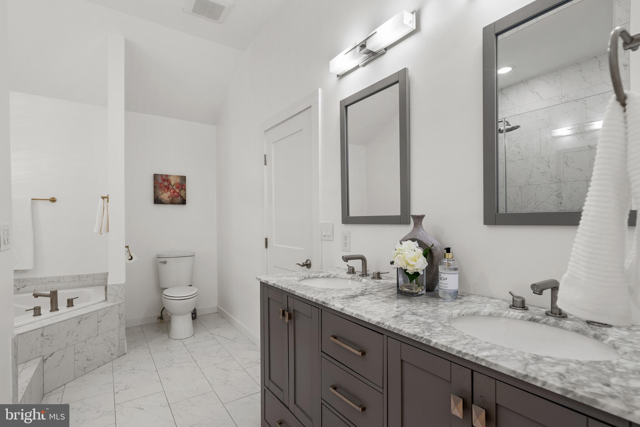 CABIN JOHN GARDENS - Residential