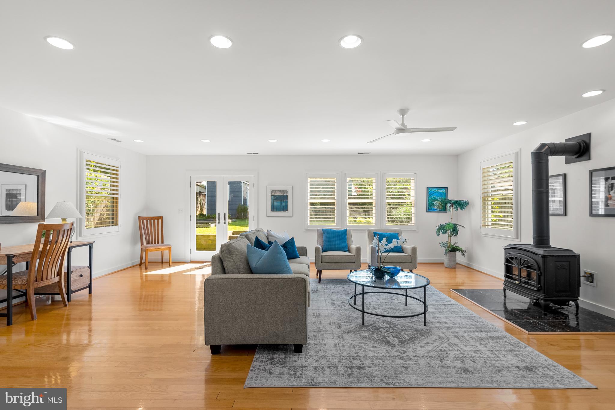 CABIN JOHN GARDENS - Residential