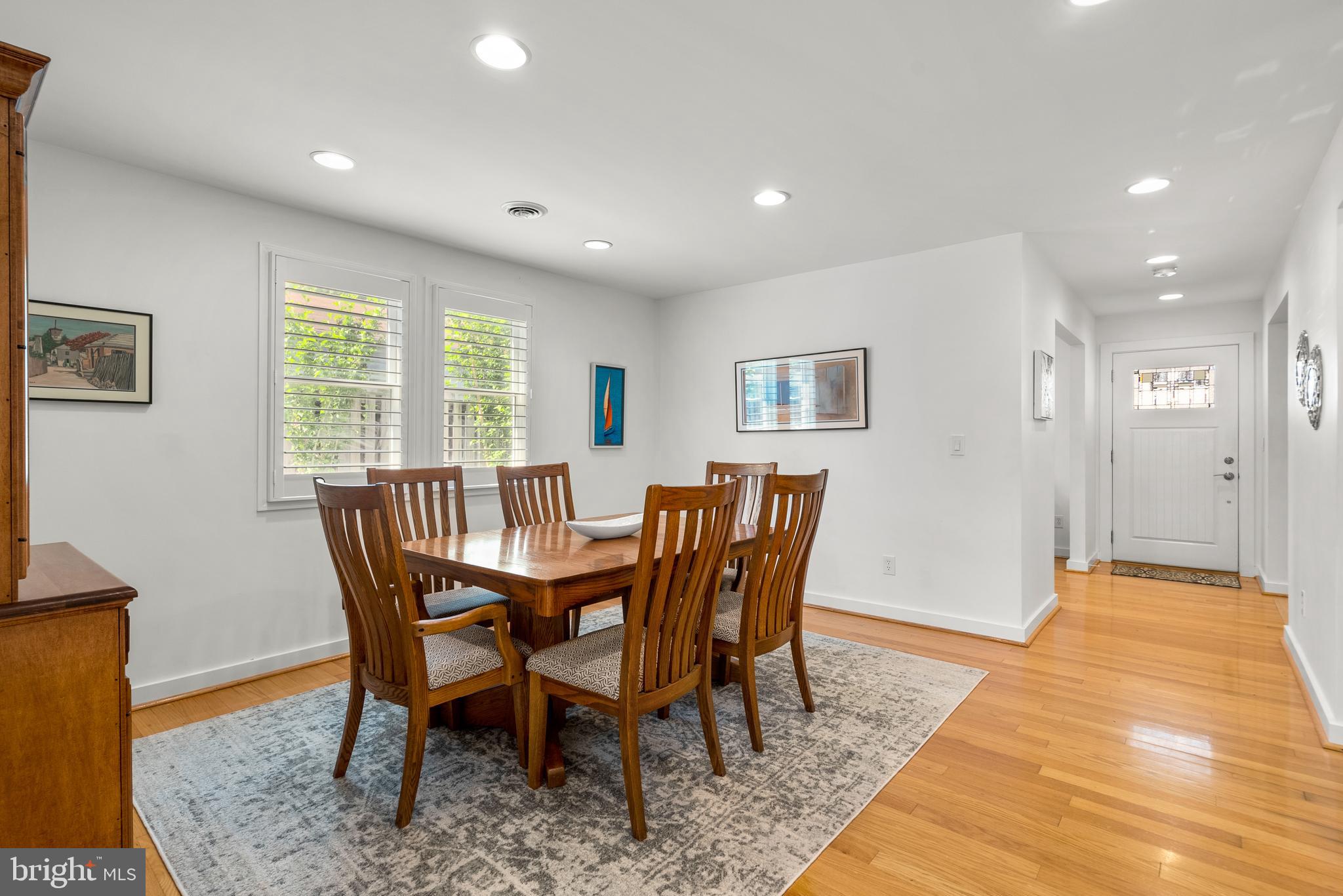 CABIN JOHN GARDENS - Residential