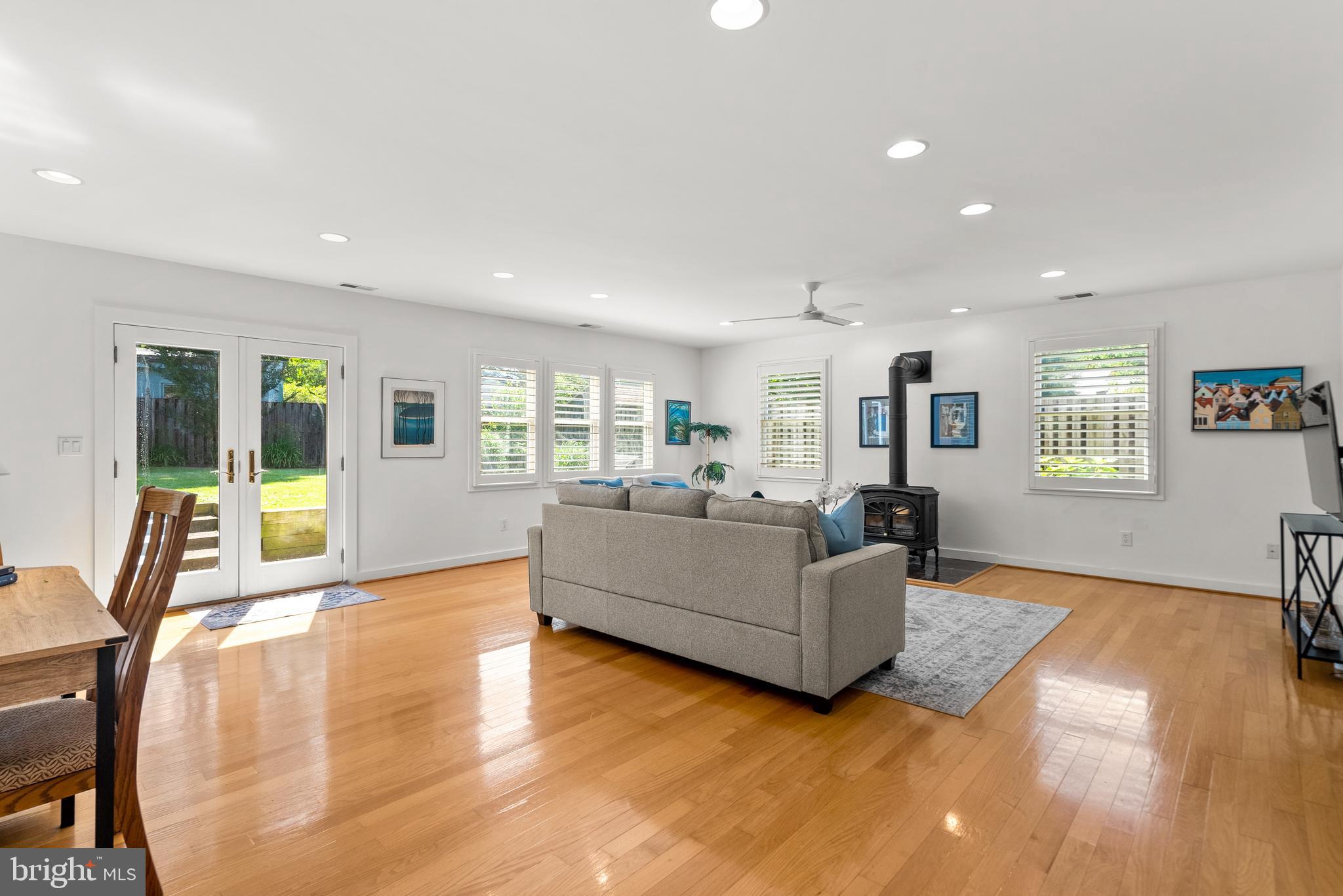 CABIN JOHN GARDENS - Residential