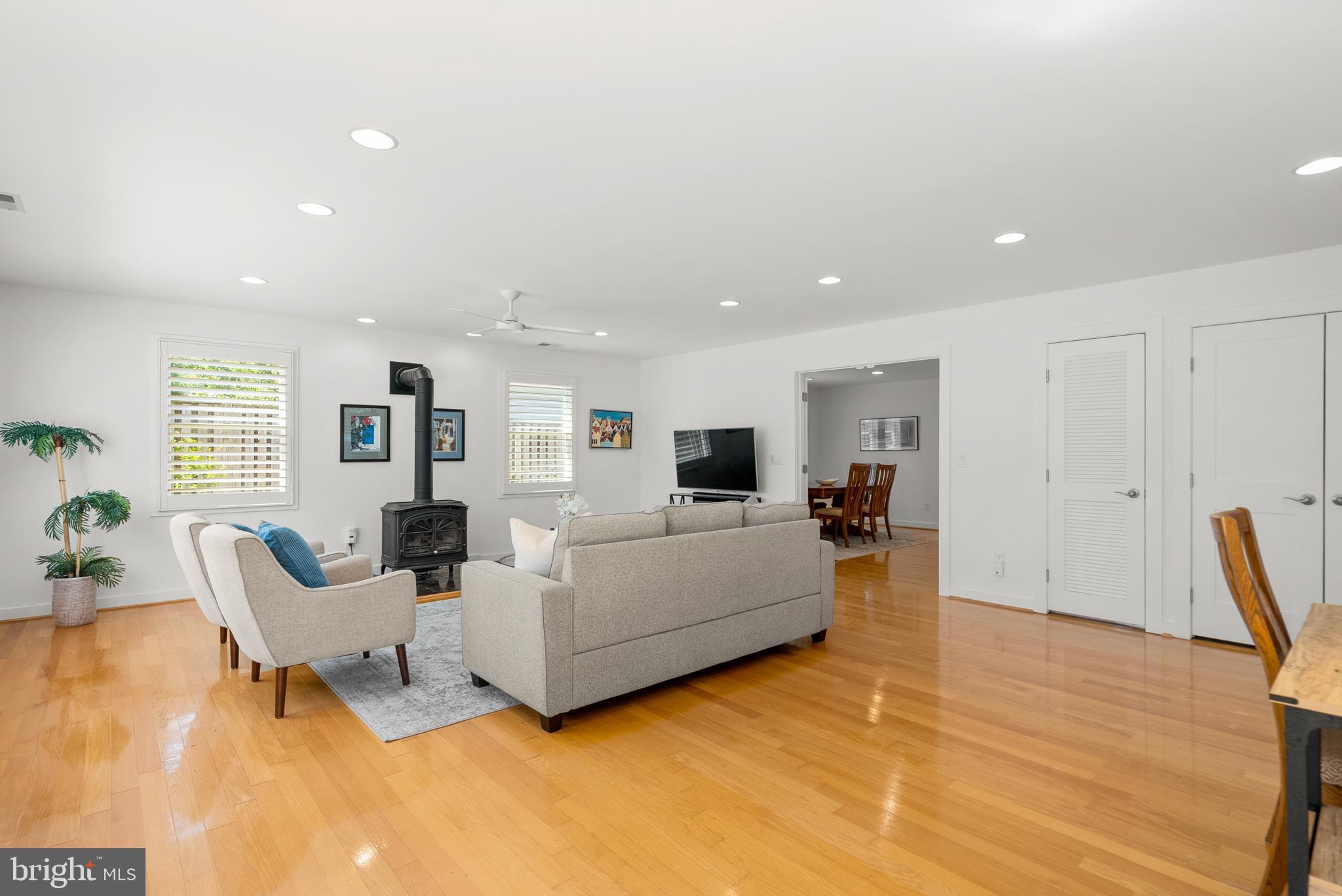 CABIN JOHN GARDENS - Residential