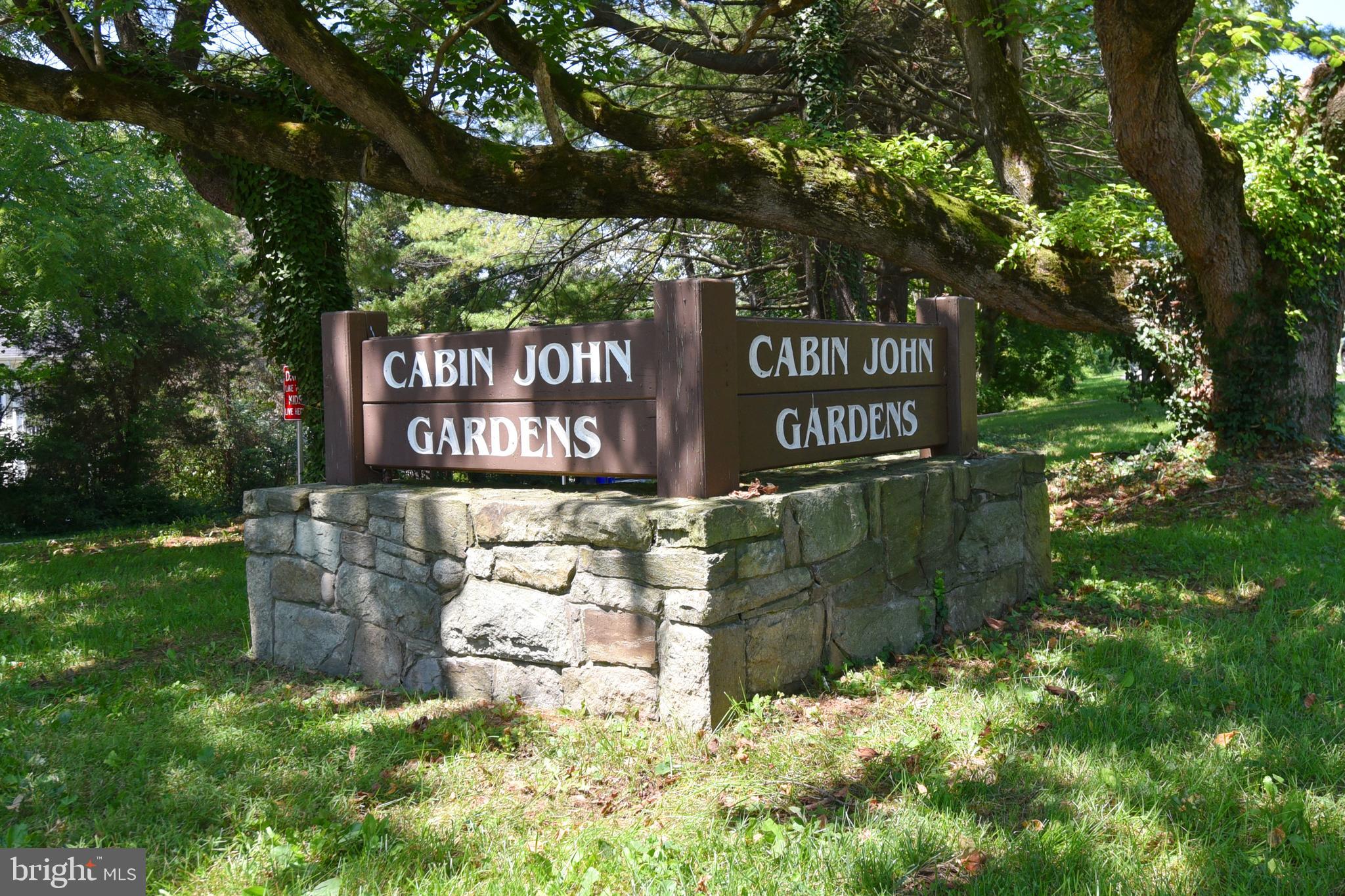 CABIN JOHN GARDENS - Residential