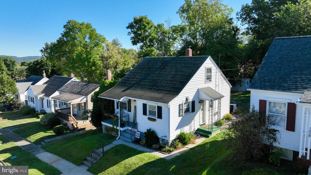 Photo of 1037 Lancaster Avenue, YORK, PA 17403 (MLS # PAYK2089700)