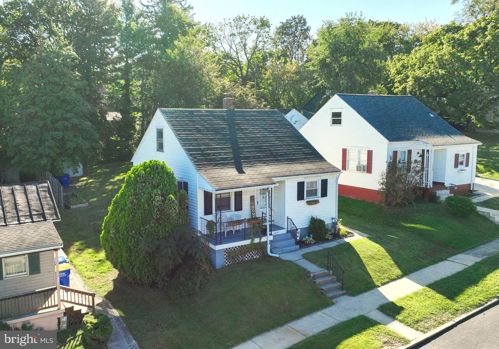 Photo of 1037 Lancaster Avenue, YORK, PA 17403 (MLS # PAYK2089700)