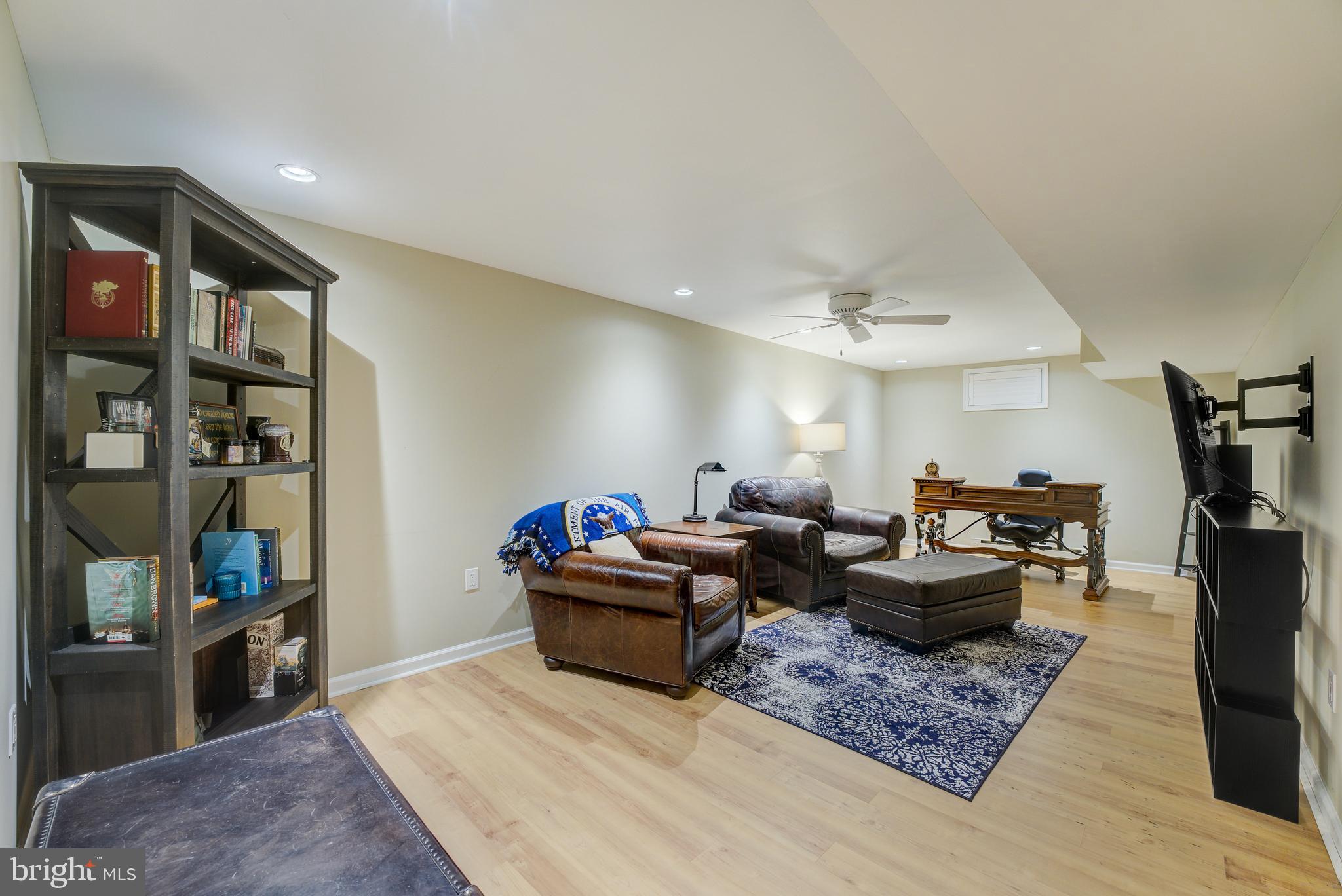 PINE CREST - Residential