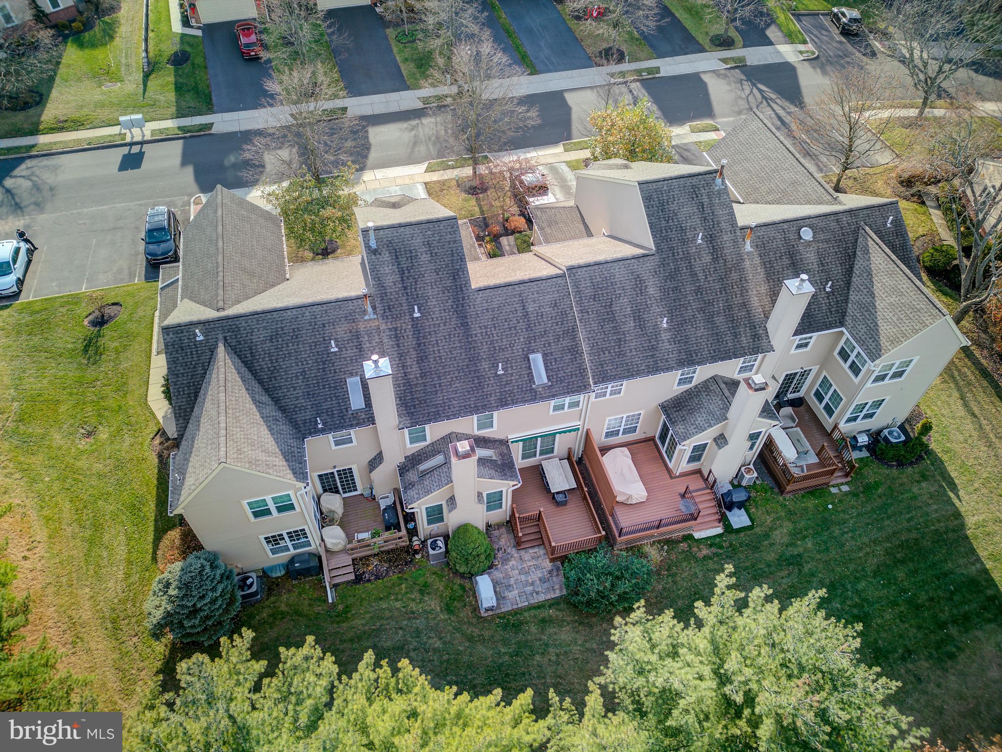 PINE CREST - Residential