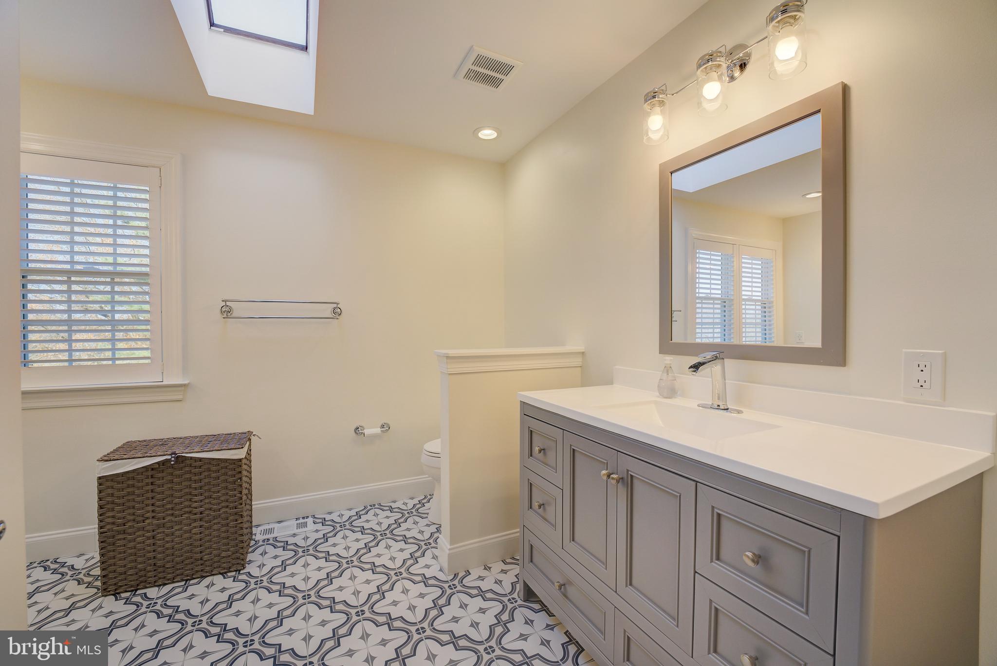 PINE CREST - Residential