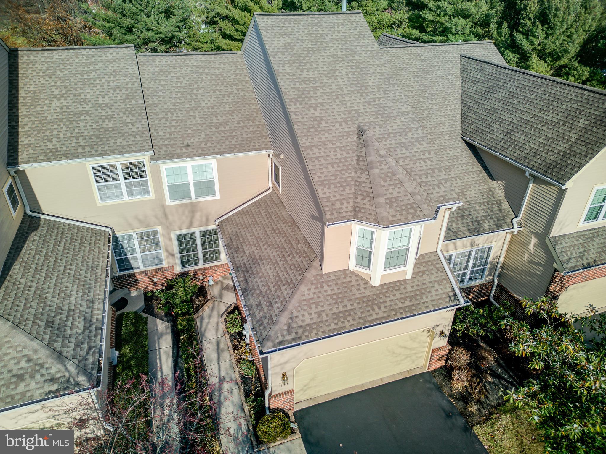 PINE CREST - Residential