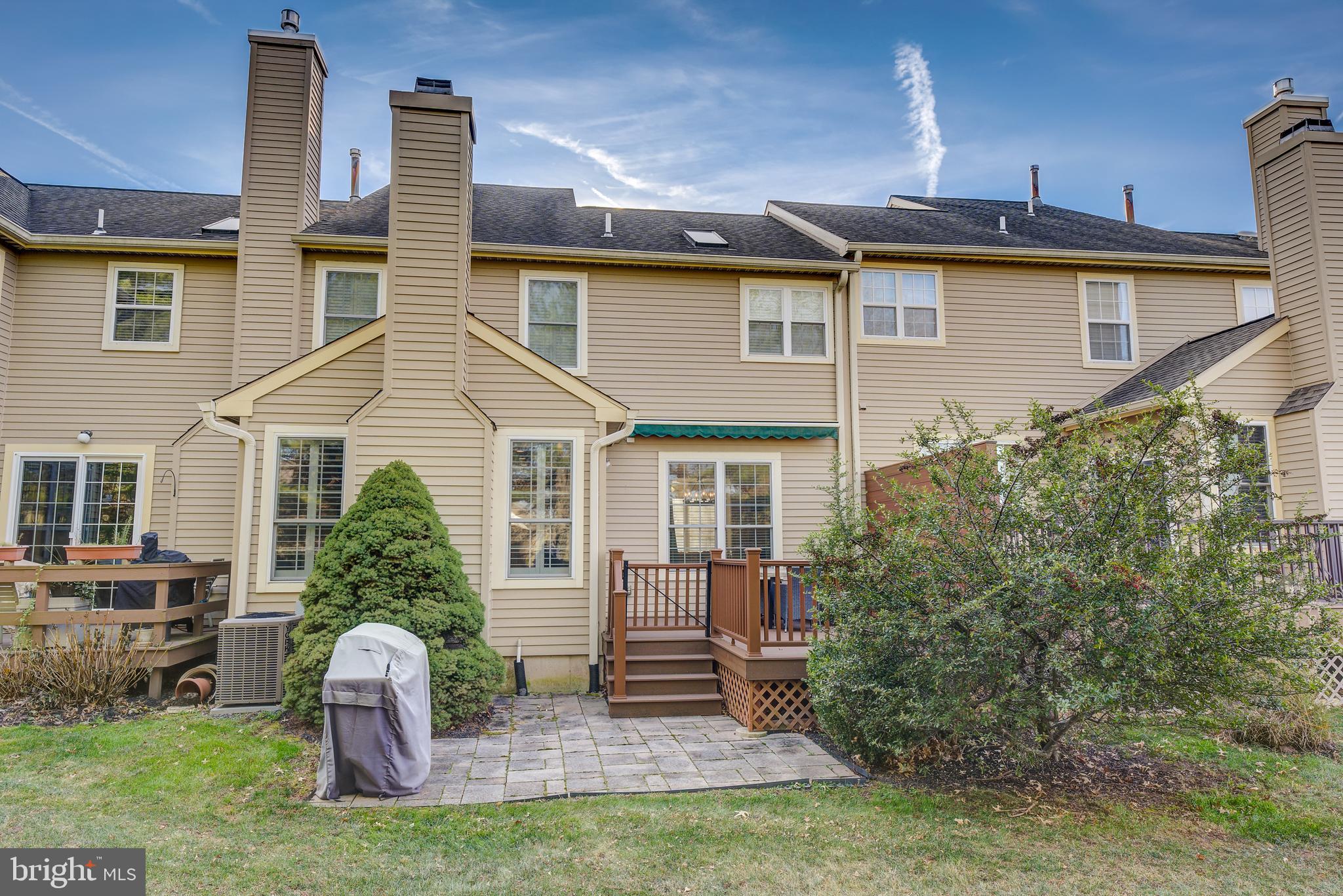 PINE CREST - Residential