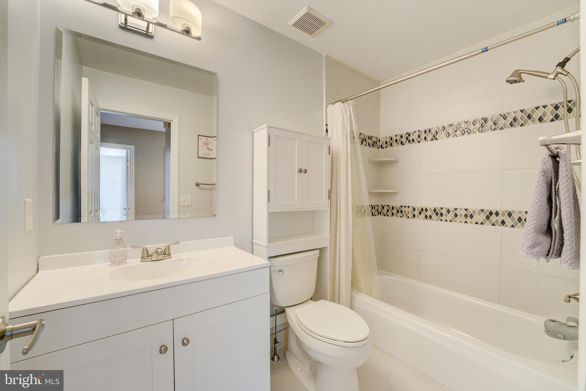 PINE CREST - Residential