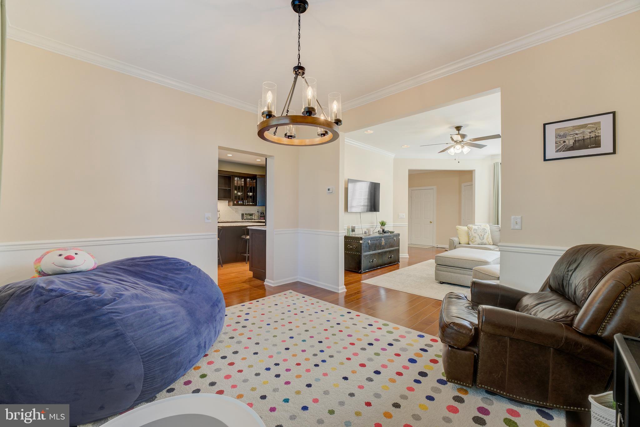 PINE CREST - Residential