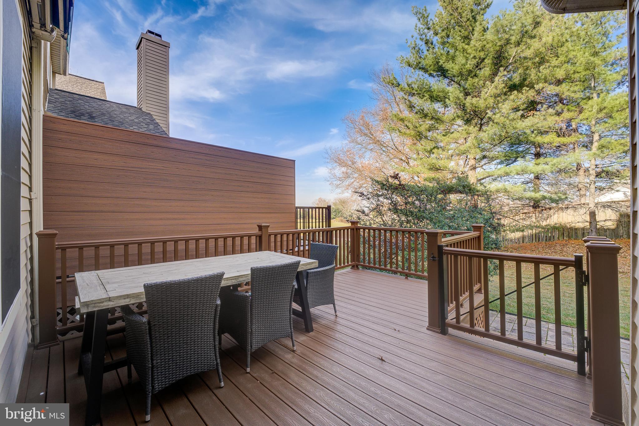 PINE CREST - Residential