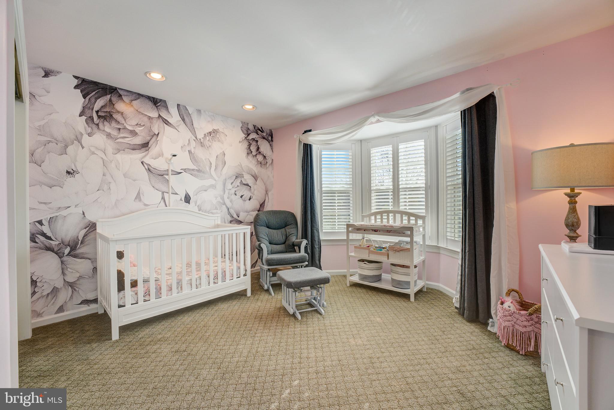 PINE CREST - Residential