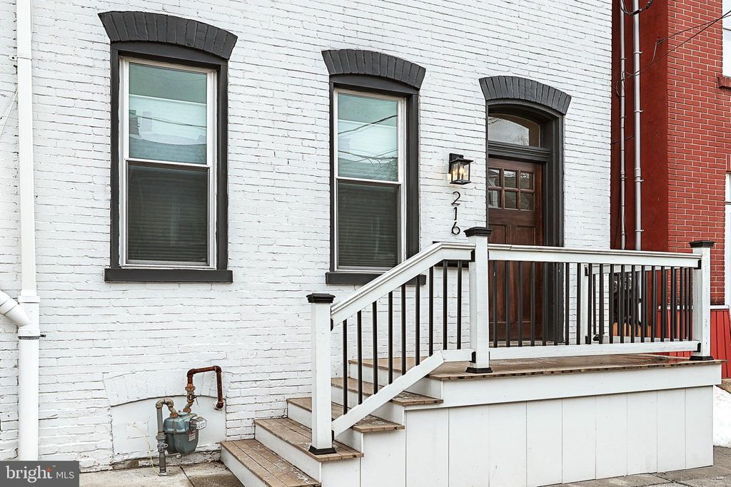 Photo of 216 Perry Street, Columbia, PA 17512 (MLS # PALA2046118)