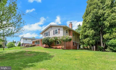11832 Enid Drive, Potomac, MD MLS: MDMC2179824