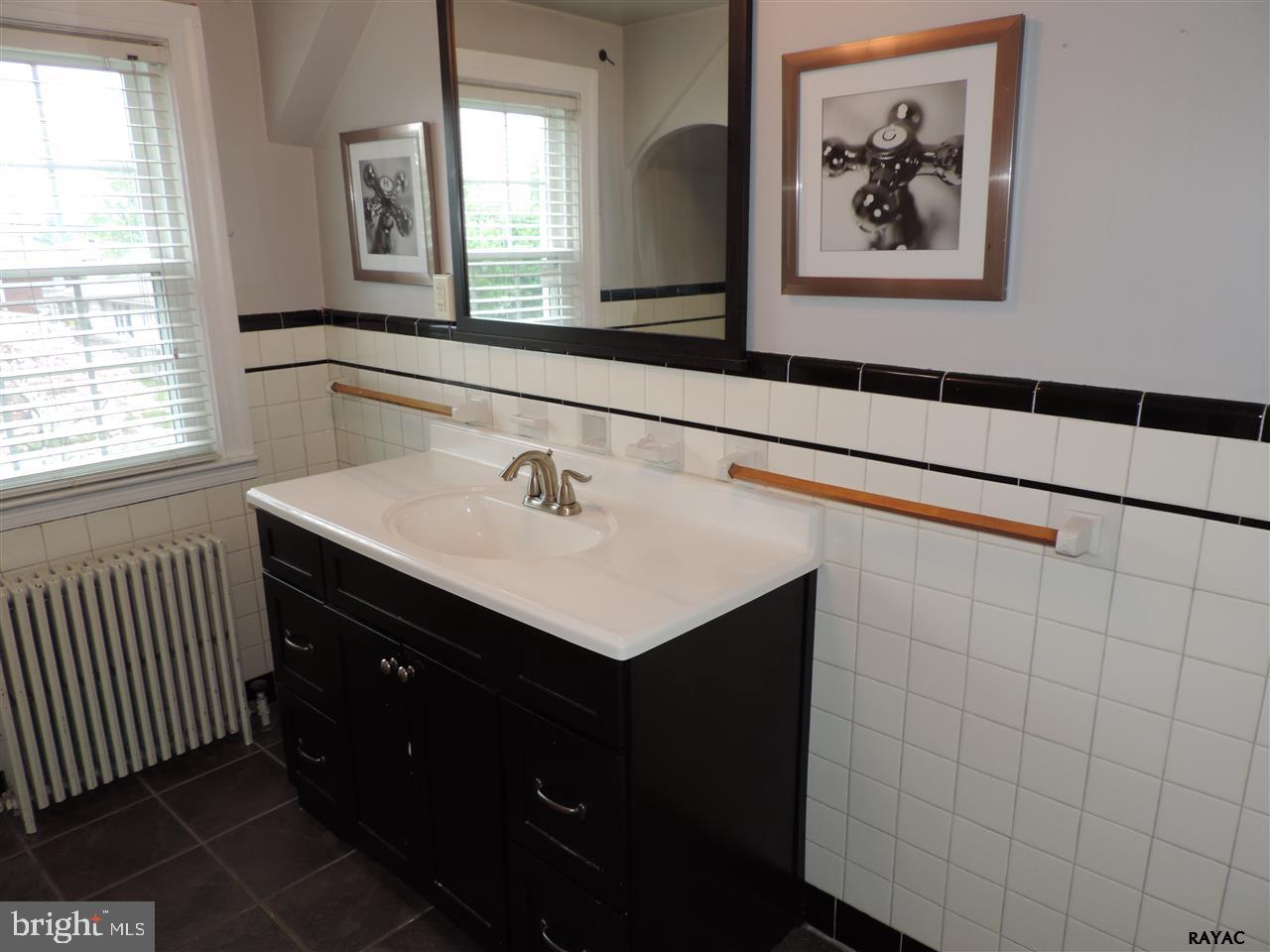 ELMWOOD - Residential