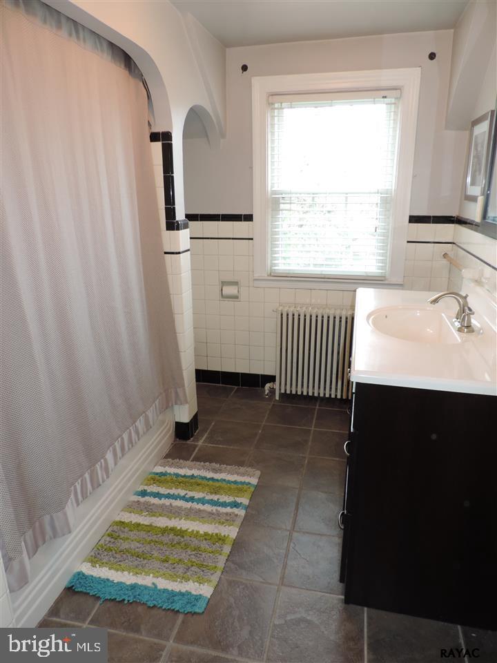 ELMWOOD - Residential