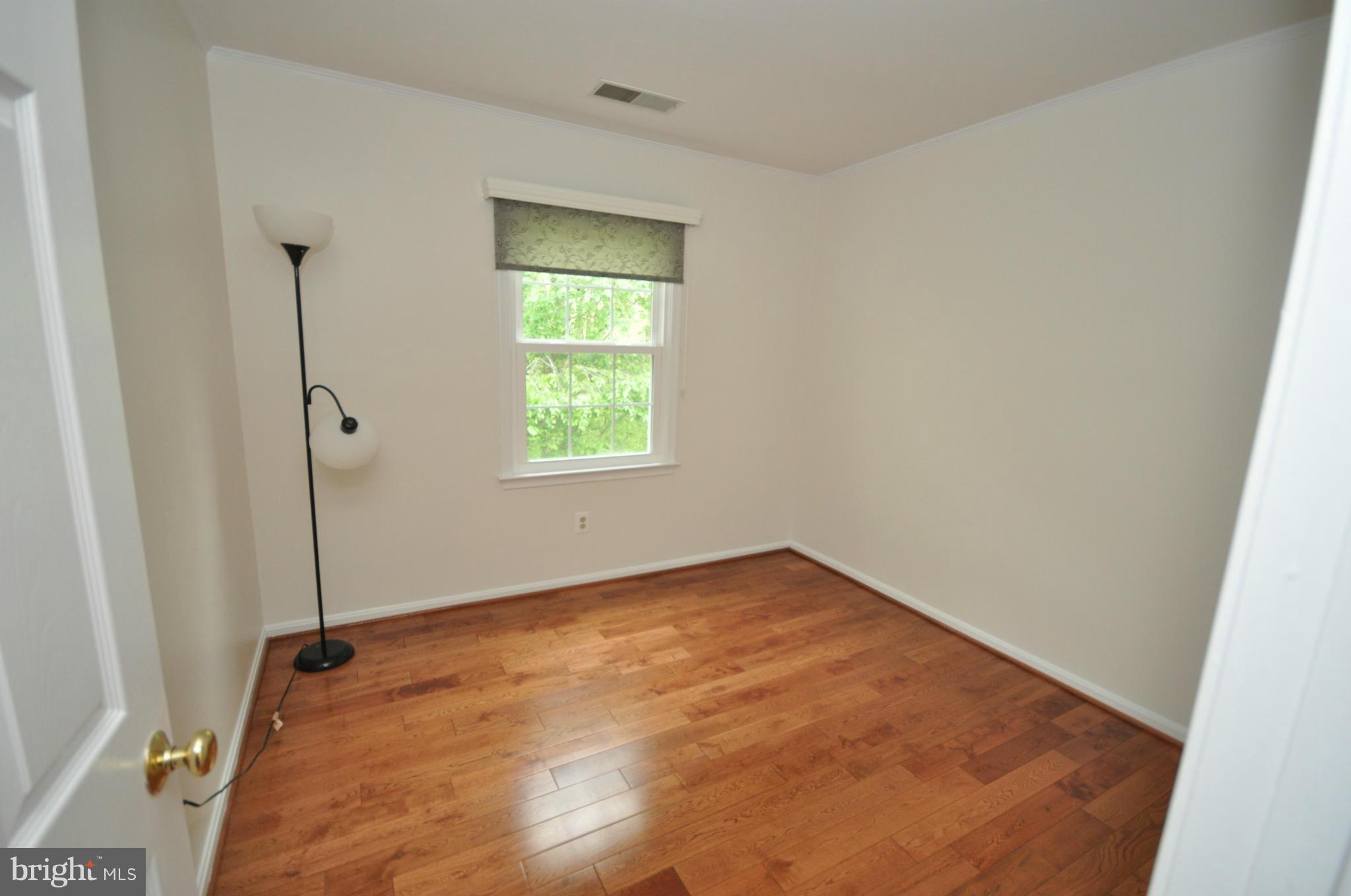 LANDSDOWNE - Residential Lease