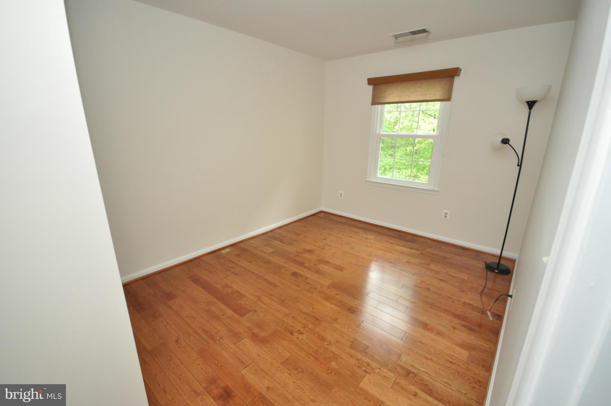 LANDSDOWNE - Residential Lease