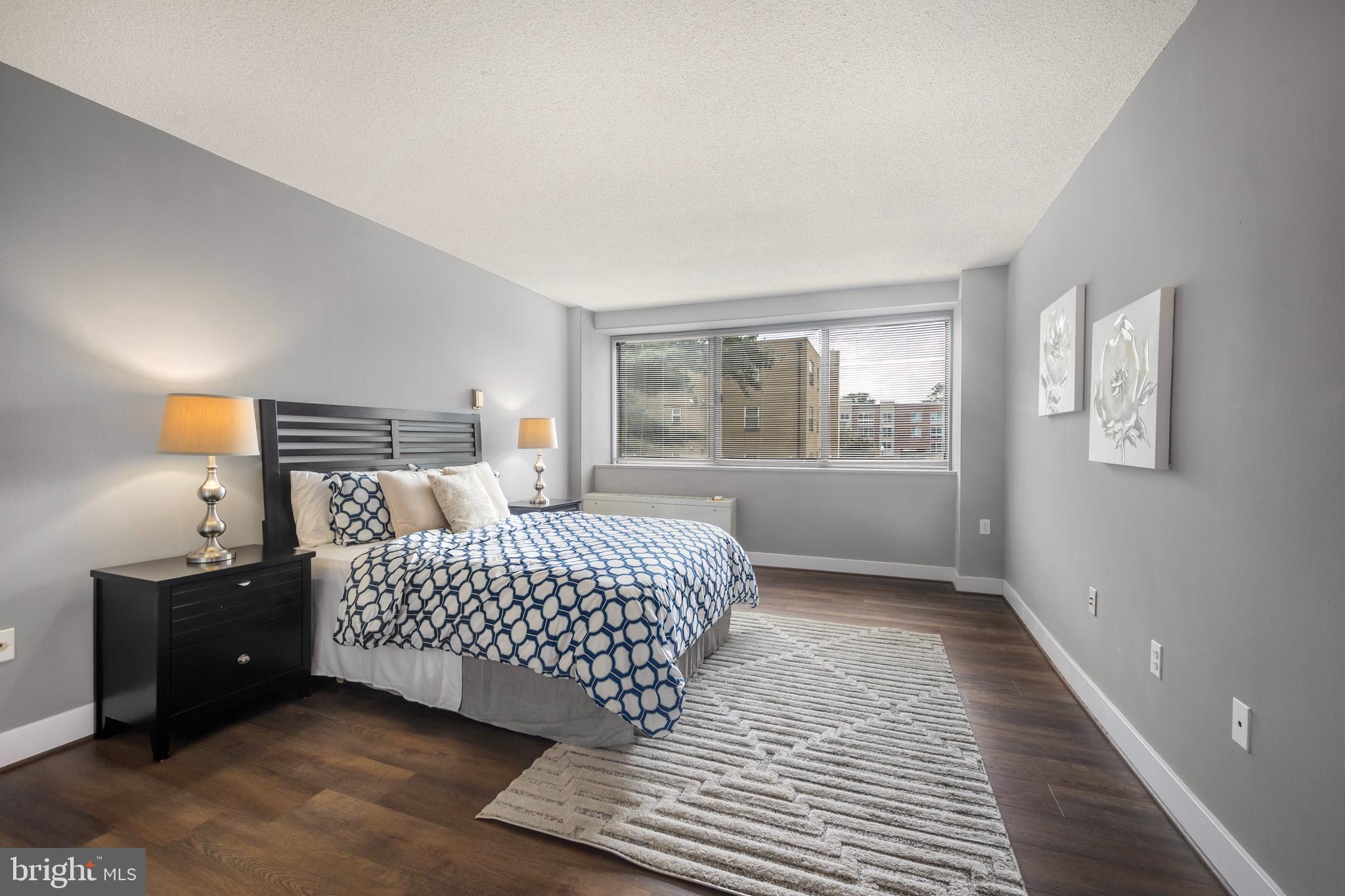 HYDE PARK - Residential