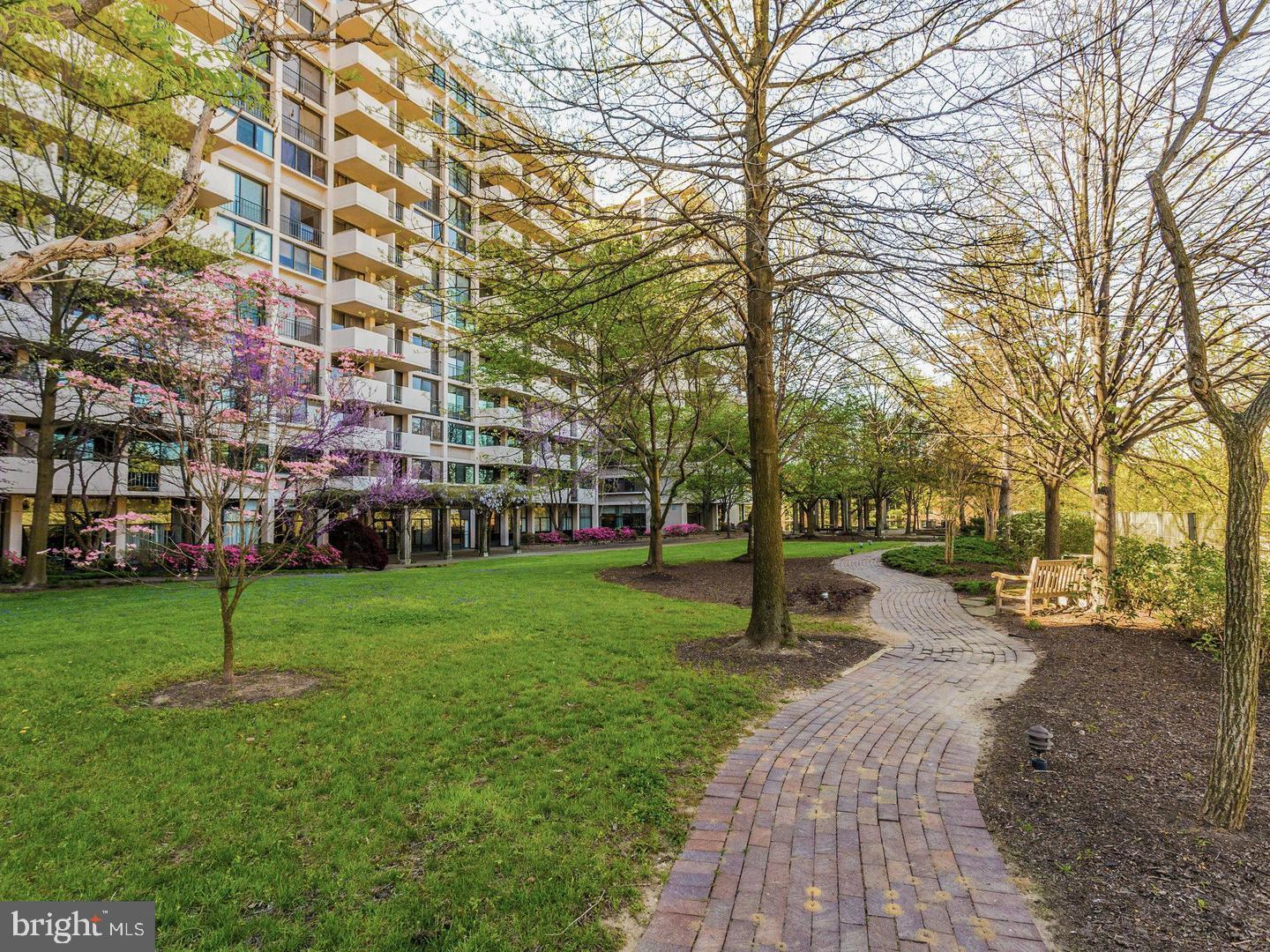 HYDE PARK - Residential