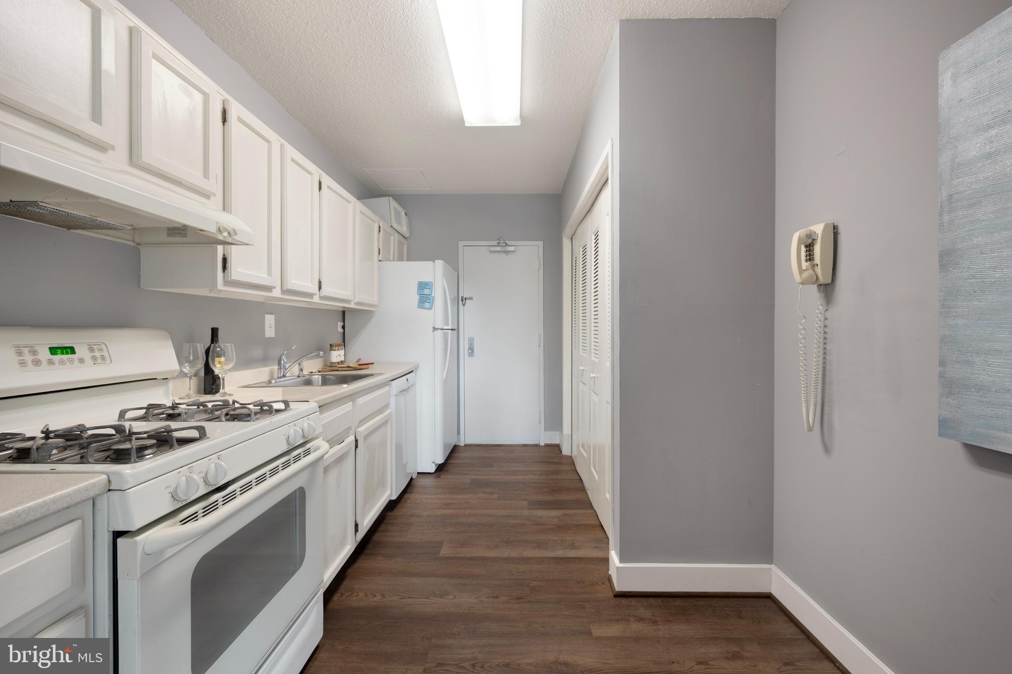 HYDE PARK - Residential