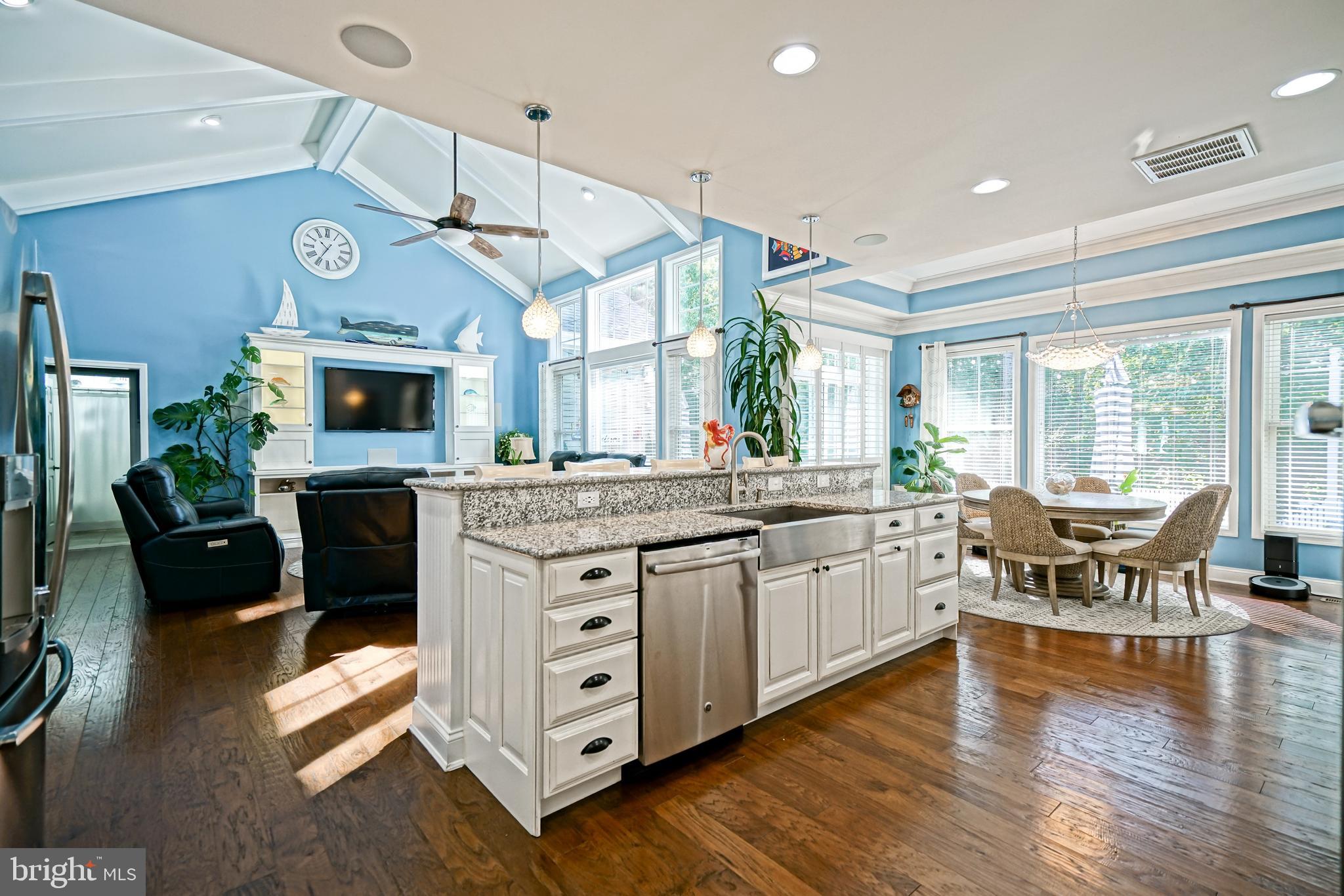 COASTAL CLUB - Residential