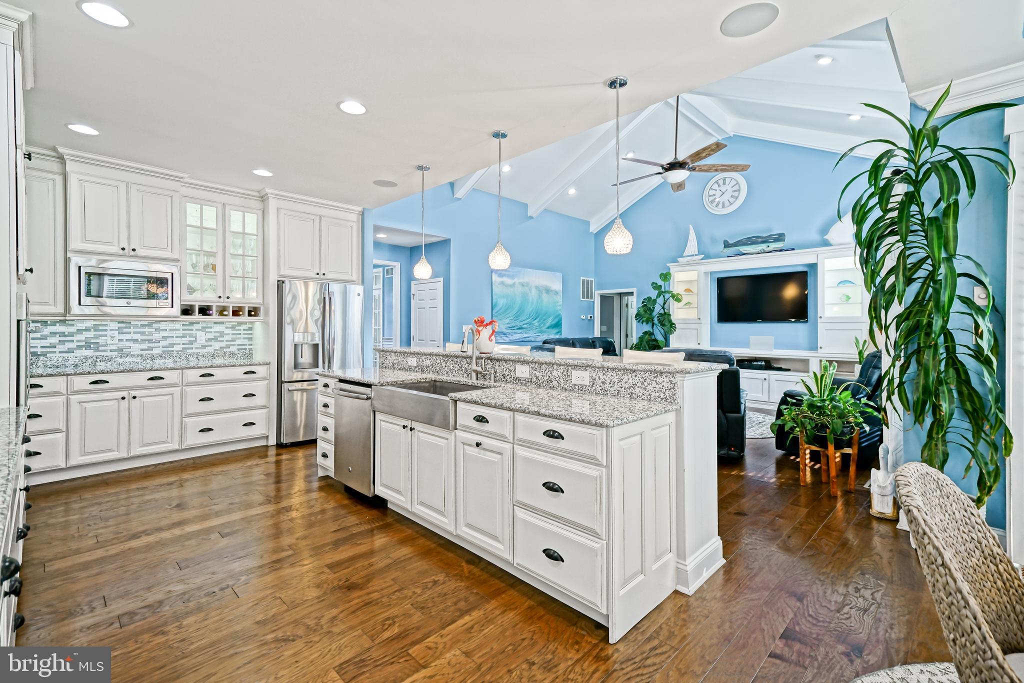 COASTAL CLUB - Residential