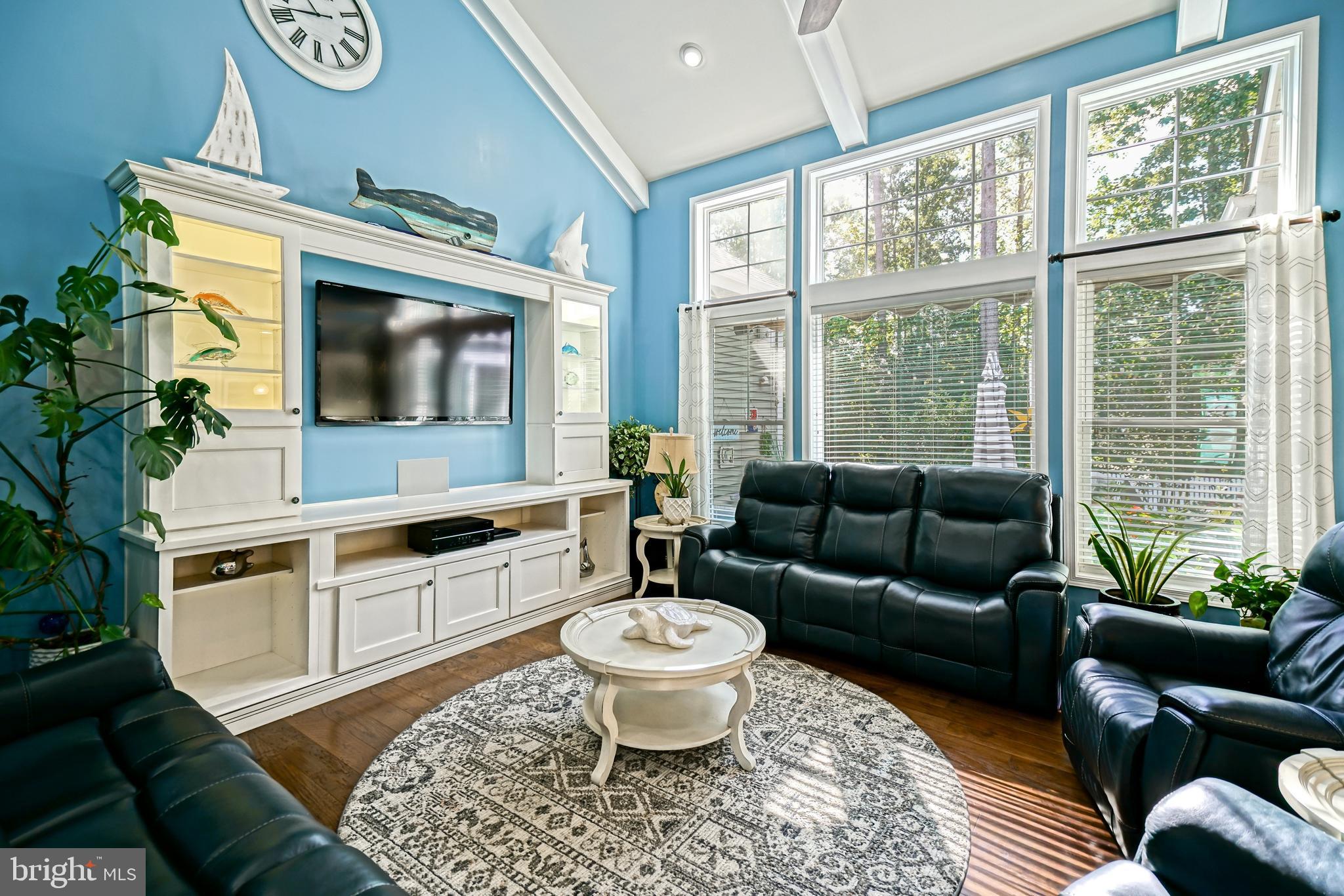 COASTAL CLUB - Residential