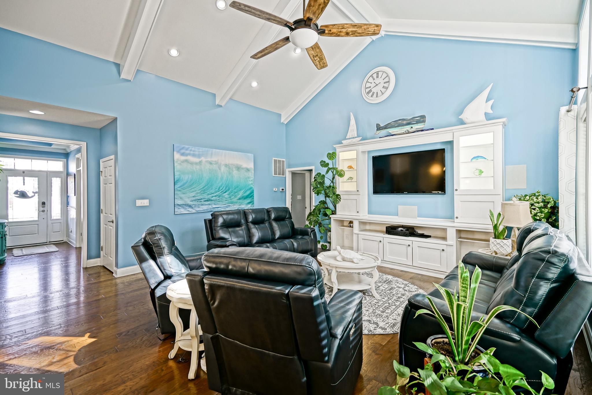 COASTAL CLUB - Residential