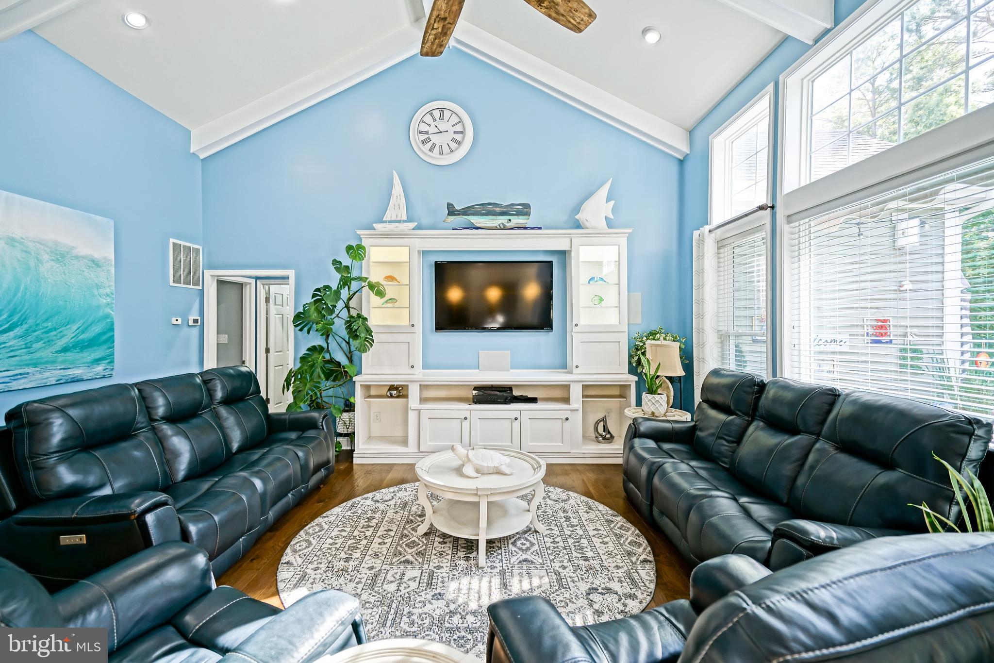 COASTAL CLUB - Residential