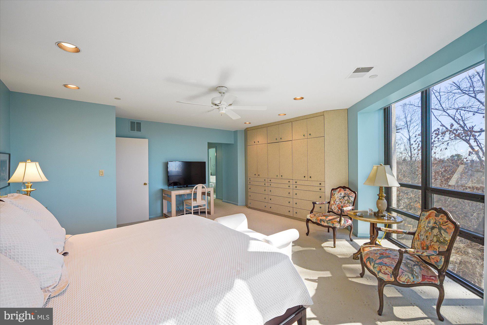 PAVILION IN THE PARK - Residential