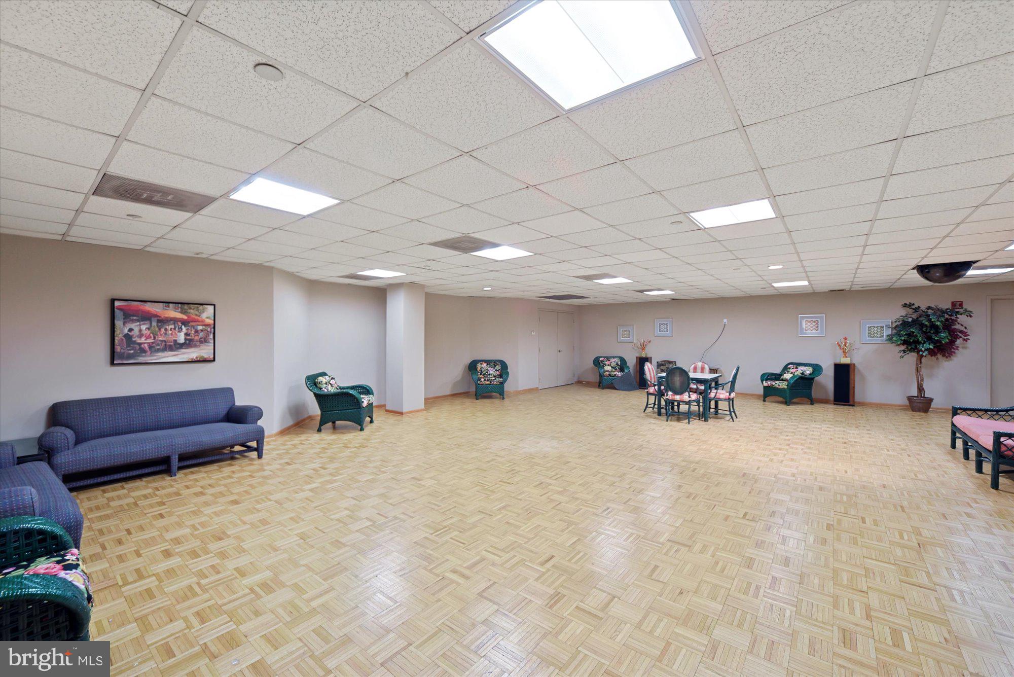 PAVILION IN THE PARK - Residential